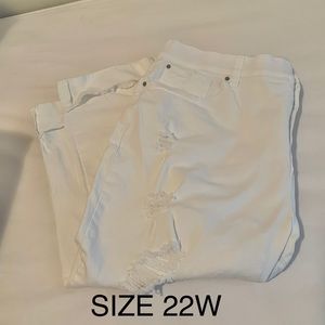 Terra & Sky Plus Size 22W White Jean Capris NEW
